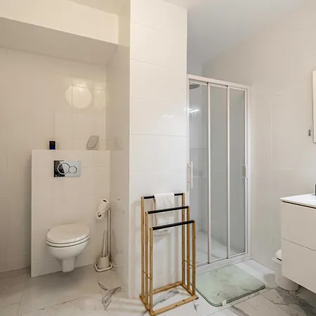 Modern - Ac - 2p - * Cannes